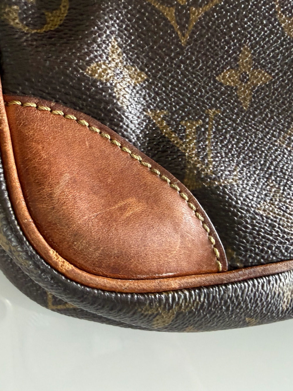 Louis Vuitton - Picture 10 of 14